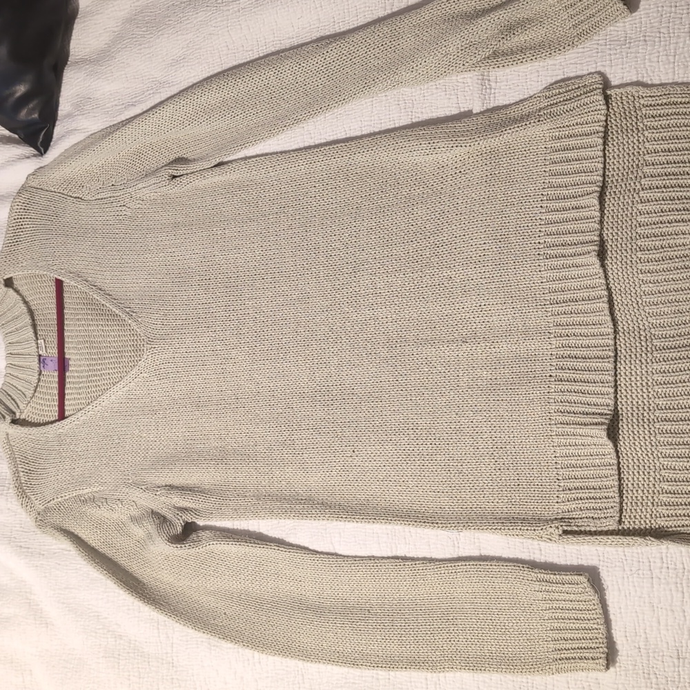 Keyhole sweater